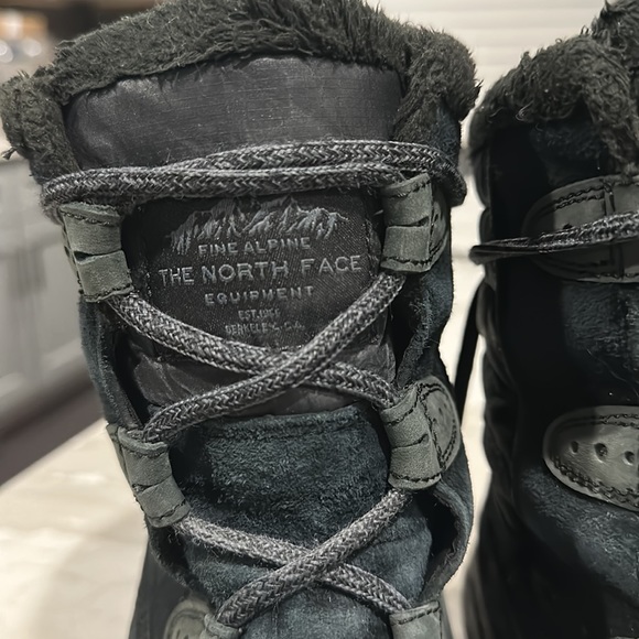 The North Face boots - Picture 2 of 5